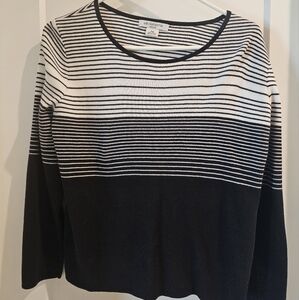 Liz Claiborne Black and White Crew Neck Sweater